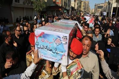 دشمنان می‌خواهند نور خورشید و نور انقلاب اسلامی را با فوت دهان خاموش کنند