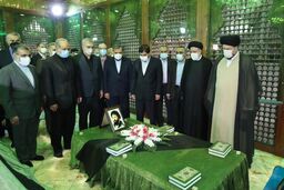دولت محترمی شکل گرفته و همه باید به بعد وحدت ملی توجه کنیم