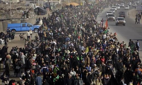 ممنوعیت تردد کامیون از 20 آبان در محورهای منتهی به مهران