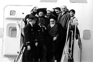 آغاز مراسم گرامیداشت سالگرد ورود امام راحل به کشور در فرودگاه مهرآباد 