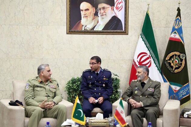 دیدار فرمانده ارتش پاکستان با فرمانده کل ارتش ایران