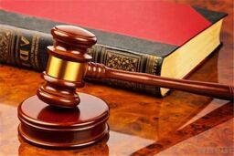 قضات و وکلا از گرایشات سیاسی و اعمال نفوذ به دور باشند