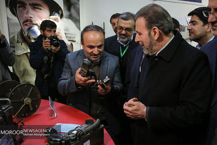 بازدید وزیر ارتباطات و فناوری اطلاعات از نمایشگاه تجهیزات و ادوات فنی مخابرات