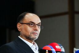 وحید حقانیان در جوانی با فیگوری جالب