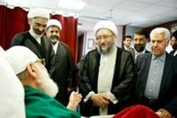 رئیس قوه قضاییه از آیت الله هاشمی شاهرودی عیادت کرد