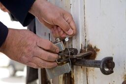 قوه قضائیه مجازات جایگزینی برای واحدهای تولیدی در نظر بگیرد