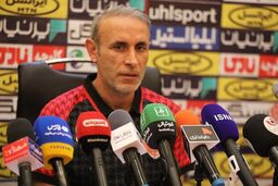 فقط سر پرسپولیس کلاه رفت