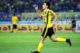 وینگر سابق فولاد به سپاهان پیوست