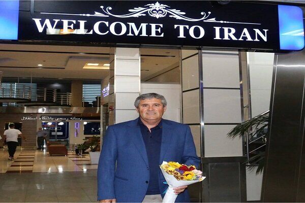 سرمربی سابق رئال مادرید وارد تهران شد