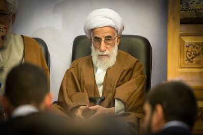 برخی آدم های نادان و جاهل در ایران دنبال مذاکره با آمریکا هستند