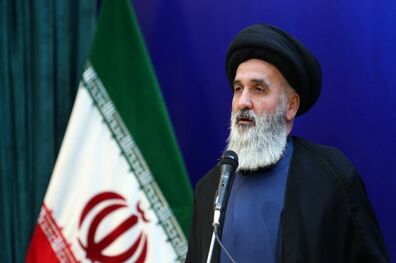 دفاع از کشور و نظام اسلامی از قداست خاصی برخوردار است