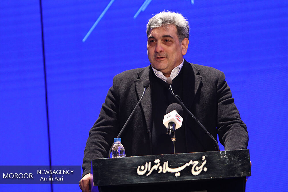 نگاه جهادی بسیاری از مشکلات امروز را حل می کند