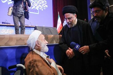عکس/ خوش‌وبش رئیسی با استاد قرائتی
