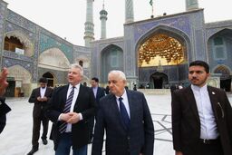 حضور مسئولان مجارستان در حرم حضرت معصومه(س)