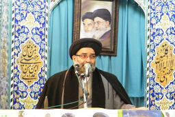 کسانی که به دشمن لبخند می‌زنند انقلاب را درست درک نکرده‌اند
