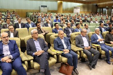 در بانکداری جامع، زیربنای اصلی مبتنی بر پاسخگویی و مشتری مداری است