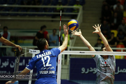 دیدار تیم های والیبال پیکان و شمس