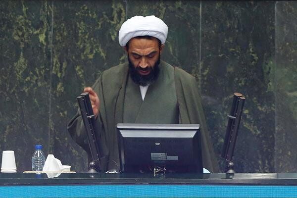 فعلا بهترین گزینه قبول بودجه ای بود که دولت اصلاحاتی در آن انجام داده است