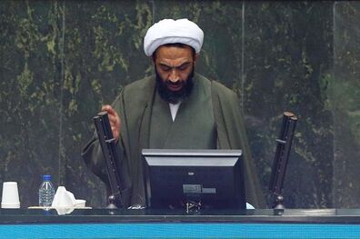 فعلا بهترین گزینه قبول بودجه ای بود که دولت اصلاحاتی در آن انجام داده است