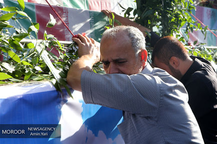 تشیع پیکرهای مطهر 135 شهید گمنام دوران دفاع مقدس