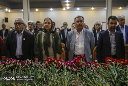 تجلیل از هنرمندان پیشکسوت متولد اردیبهشت ماه و خردادماه