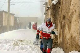 گرفتار شدن ۸۵۰۰ نفر در برف و کولاک
