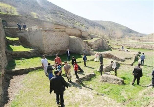 بخشی از مسیر دیوار دفاعی گرگان پاکسازی شد