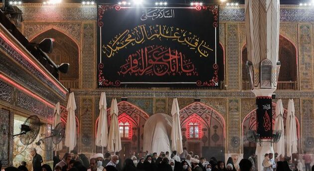 حرم امام علی (ع) رخت عزا به تن کرد