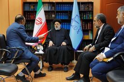 ملاقات مردمی آیت الله رییسی با تعدادی از مراجعین به دادگستری یزد