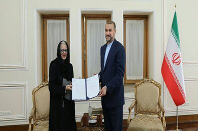 هیچگاه در گفت‌وگو برای حفظ منافع و عزت مردم، لکنت زبان نخواهیم داشت