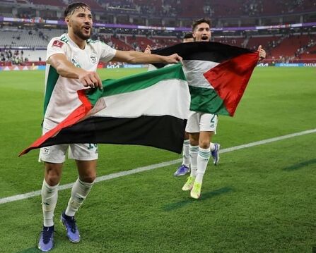 تیم ملی مراکش صعودش را با پرچم فلسطین جشن گرفت + فیلم