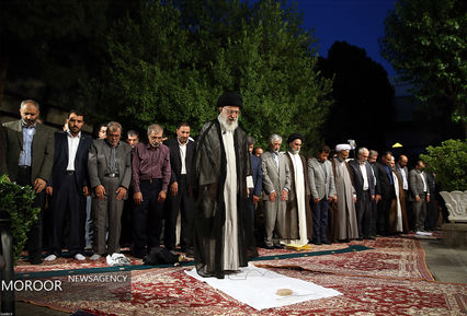 دیدار جمعی از شاعران و اهالی فرهنگ و ادب با مقام معظم رهبری