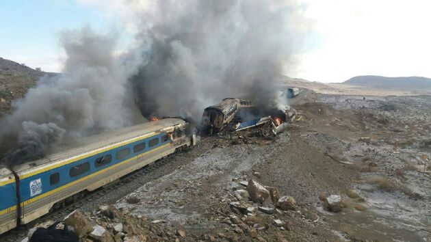 ۲ وزیر و ۲ معاون رئیس‌جمهور برای شرکت در تشییع پیکر جان‌باختگان قطار وارد تبریز شدند 