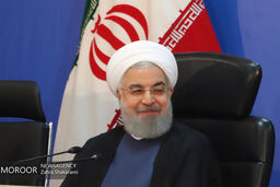  ملت ما تسلیم نمی‌ شود/ باید از مشکلات نهراسید و با آن مقابله کرد