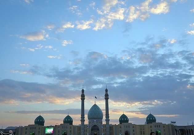 مراسم تحویل سال نو در مسجد مقدس جمکران و حرم کریمه اهل بیت (س) برگزار شد