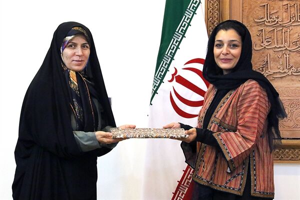 مشارکت هنرمندان به گفتمان‌سازی صنایع‌دستی کمک می‌کند