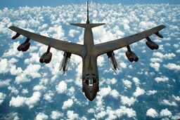 قدرت نمایی آمریکا با اعزام بمب‌افکن‌های بی 52 به مرزهای روسیه