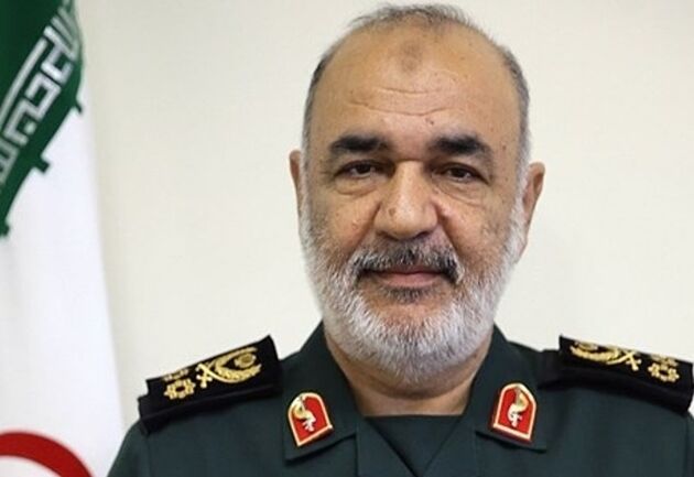 بازدید سرلشکر سلامی از نمایشگاه دستاوردهای سازمان تحقیقات و جهاد خودکفایی سپاه
