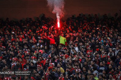 جشن قهرمانی پرسپولیسی ها روی سکوهای ورزشگاه آزادی
