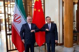 ظریف با همتای چینی خود دیدار و تبادل نظر کرد