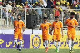 بازیکن سیاه‌جامگان به بادران بازگشت