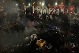 کمپ پناهجویان در فرانسه طعمه حریق شد
