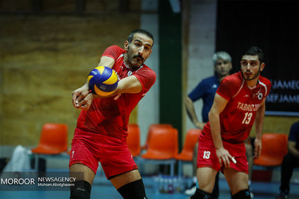 دیدار تیم های والیبال بانک سرمایه و شهرداری تبریز