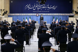 فرماندهان و خلبانان نیروی هوایی ارتش با رهبر انقلاب دیدار کردند