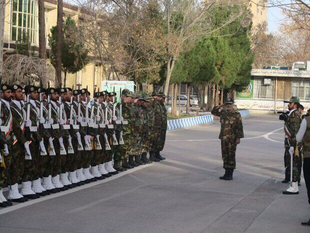 فرمانده کل ارتش از پایگاه هوانیروز کرمان بازدید کرد