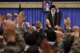 اجرایی شدن تمدید تحریم 10 ساله آمریکا علیه ایران نقض برجام است