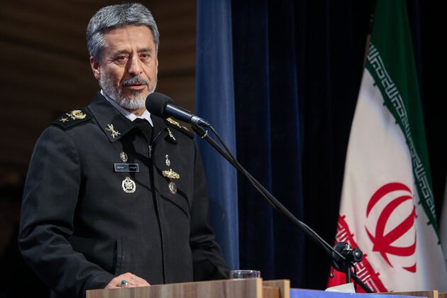 باید باور کنیم که جنگ نرم و جنگ اقتصادی داریم