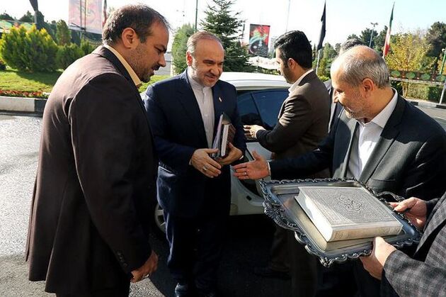 بازدید سلطانی‌فر از اماکن ورزشی سیرجان