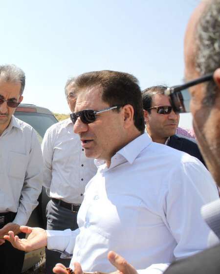 چهار خطه کردن جاده ایلام - مهران با پیشرفت مناسب در دست اجرا است