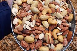به این ۹ دلیل هر روز آجیل بخورید
